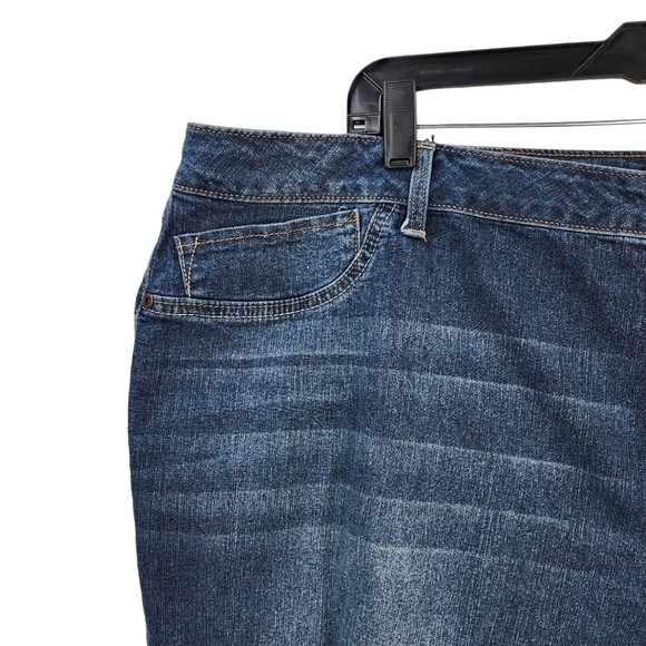 A3 Denim Women's Plus Size Raw Hem Bermuda Short - 26W - Picture 2 of 9